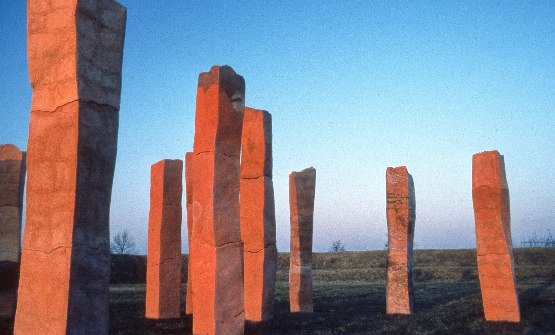   11 COLUMNS 1980 - terracotta - test setup Ramparts of Heusden/NL