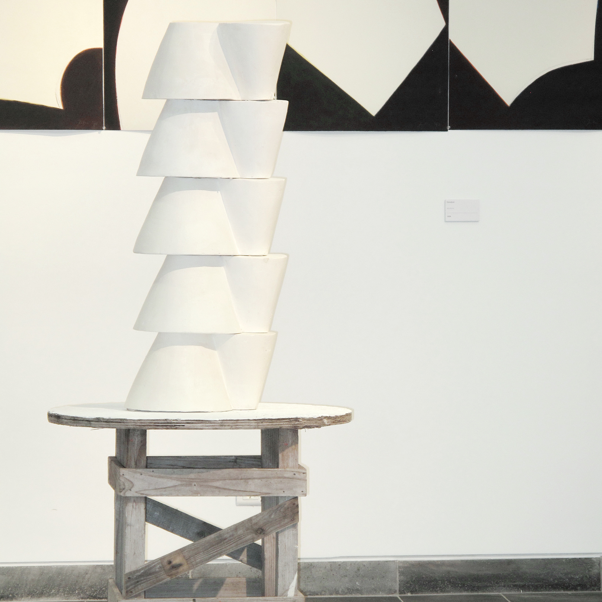 AS PERNAS 2 2012 - plaster of Paris, wood 