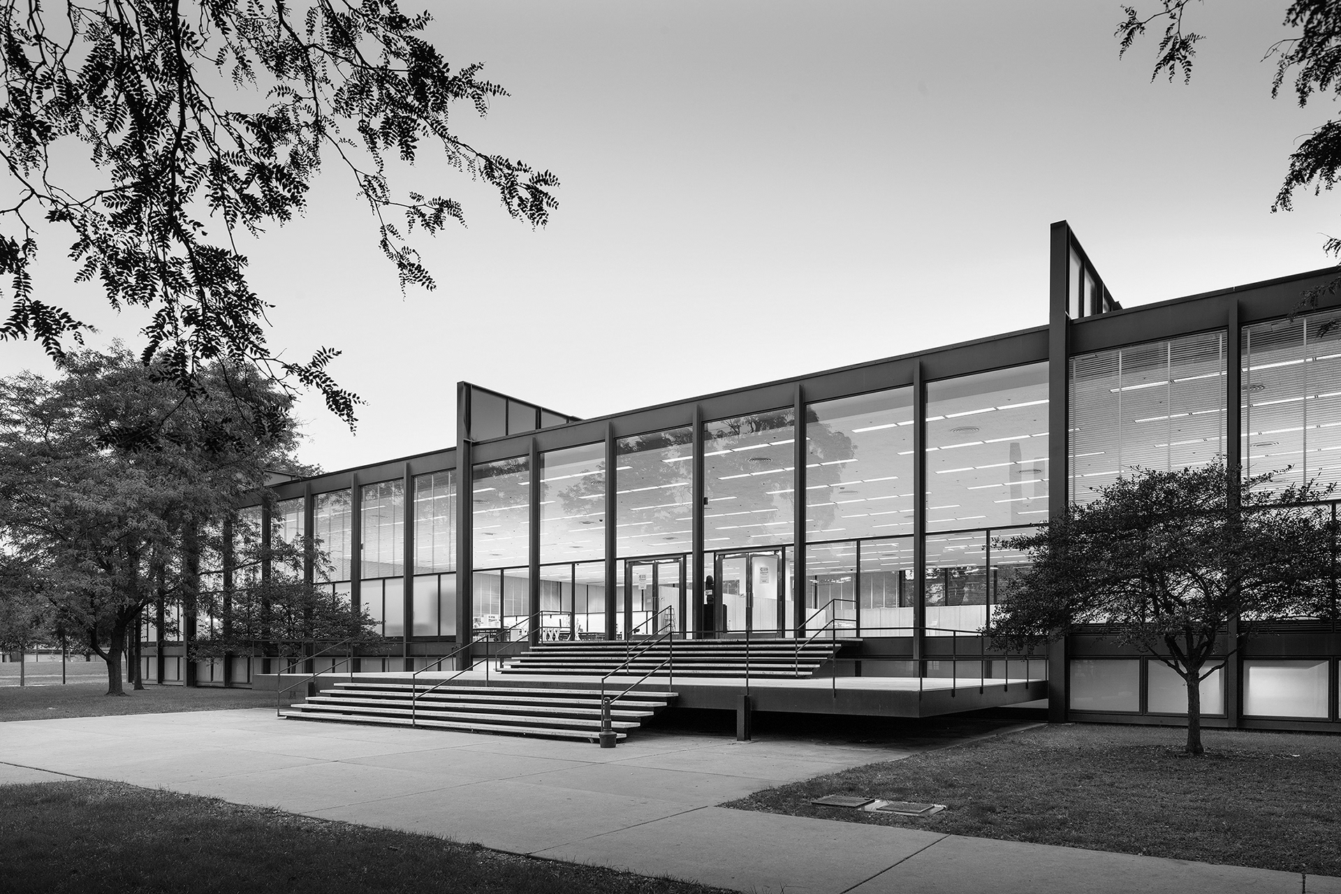 Pete Sieger's Portfolio - Mies van der Rohe In Chicago