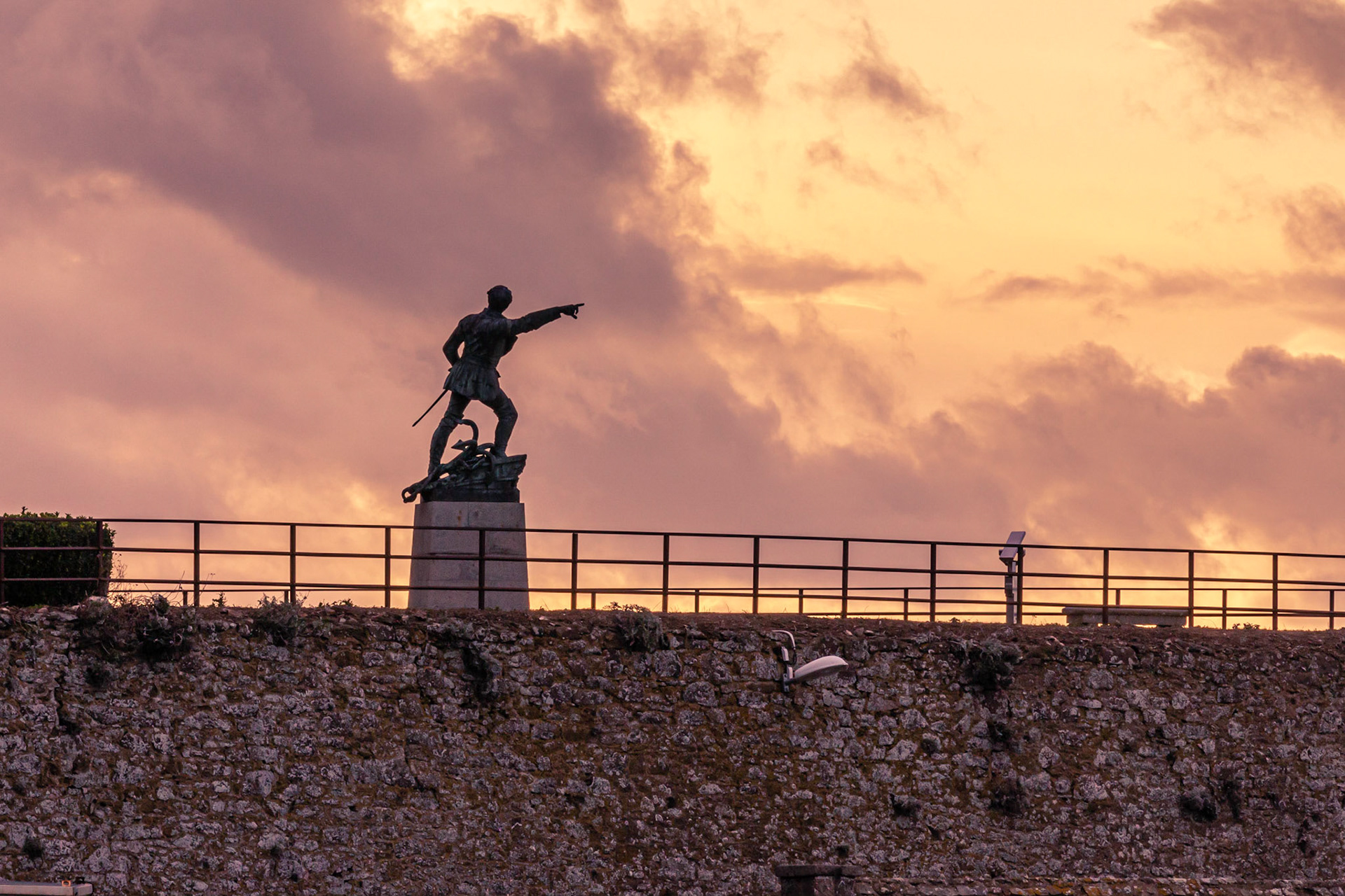 Statue de Robert Surcouf, Saint Malo