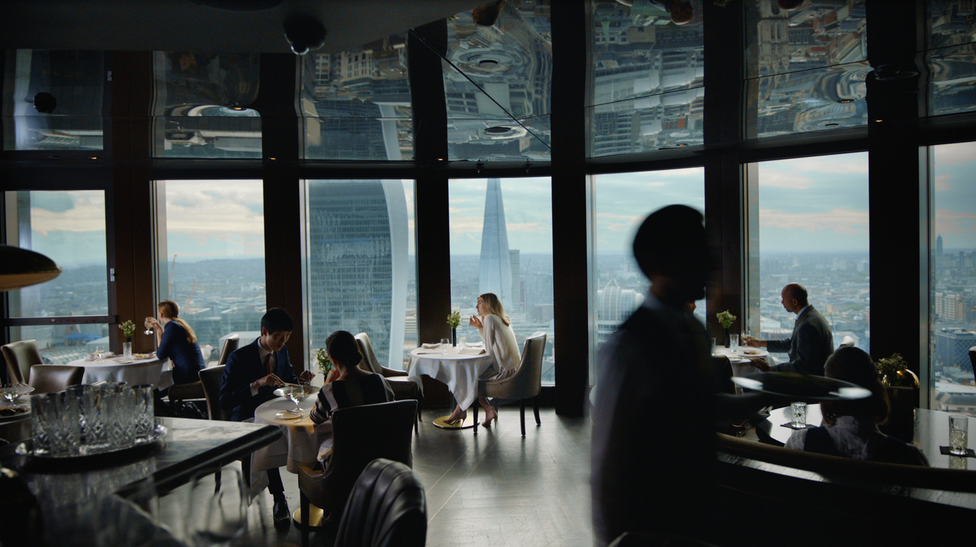 Key frames of the Parker TV commercial. Depicting London / UK. The set design and the individual scenarios were created with the target audience in mind.