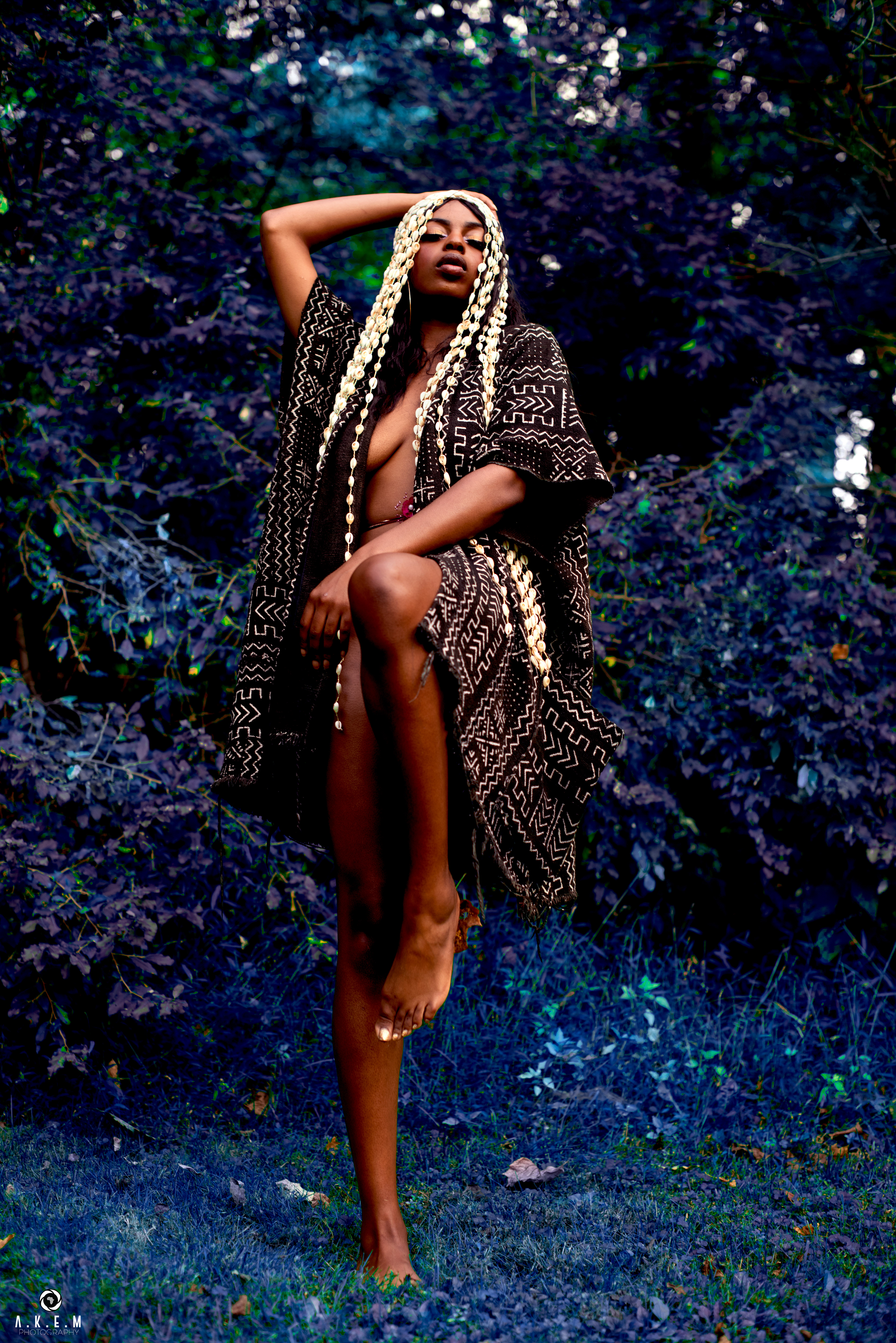 Model: @goddess_kadii / clothing: @kingon_ / head piece: @lafalaisedionn