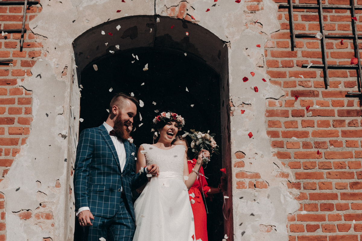 Reportaż ślubny Olsztyn. Osada Dębowo. Fotografia ślubna Olsztyn. Slow wedding. Slow wedding mazury.