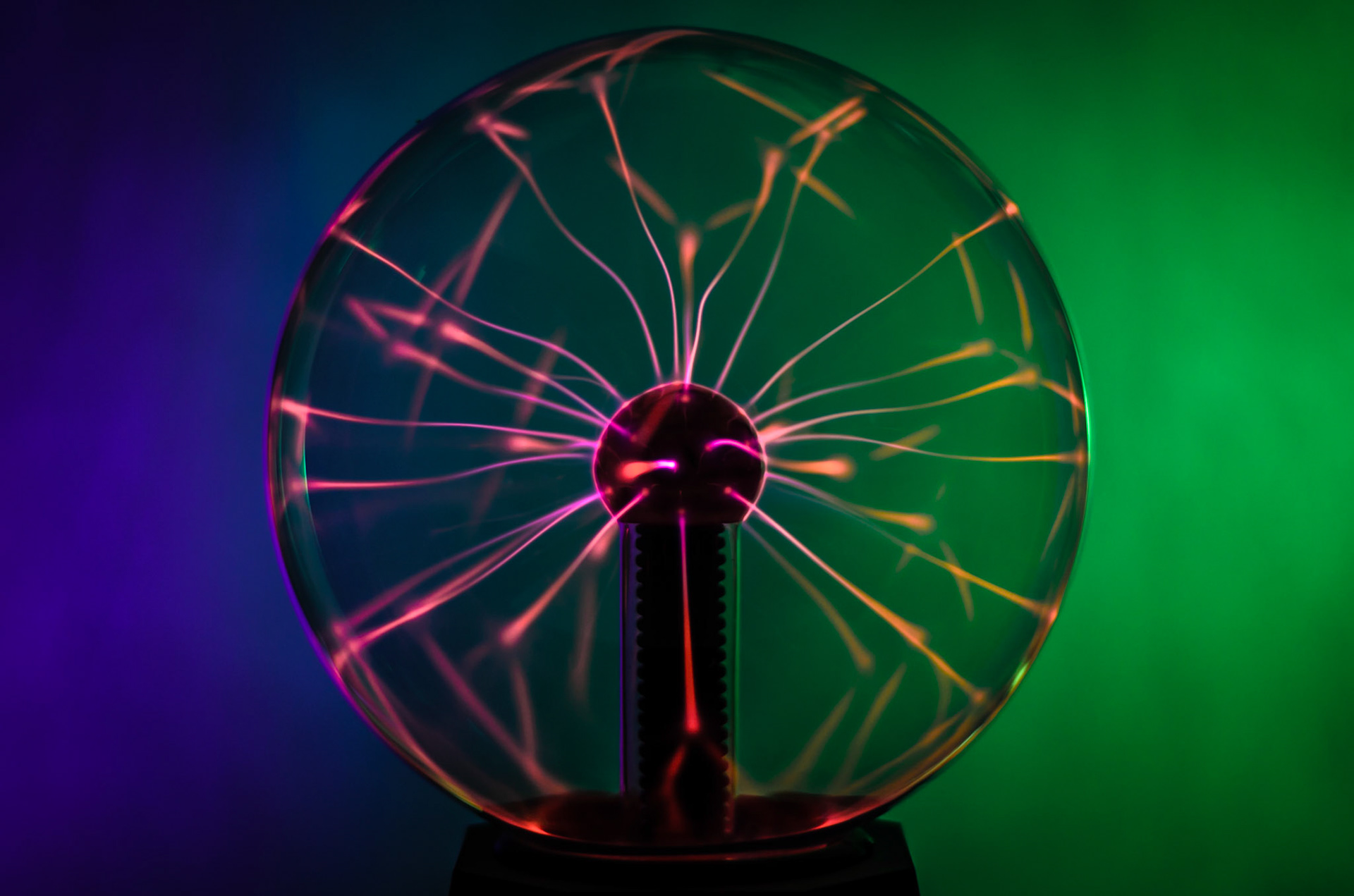 Mal ein etwas älteres Foto aus dem Jahre 2015 - Spielerei mit meiner #Plasmakugel