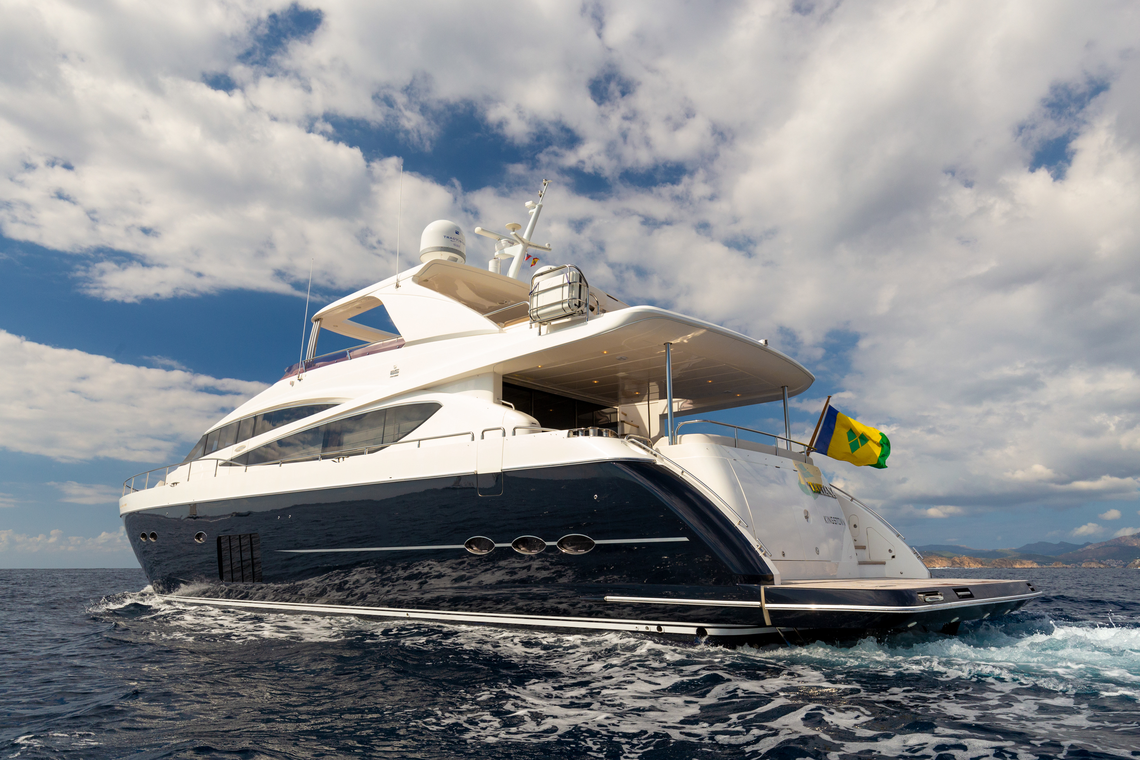 Yacht Exterior photo