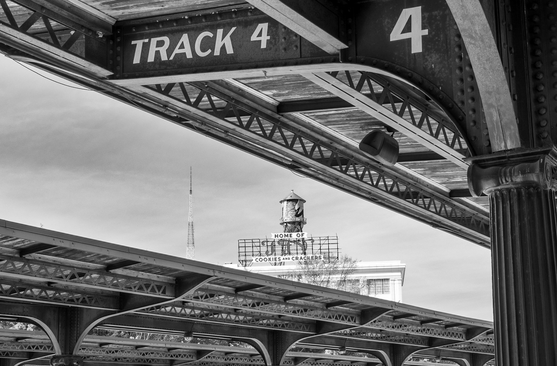 Famous Foods of Virginia at Track 4