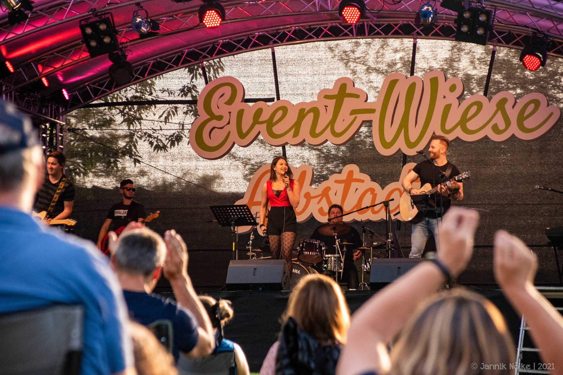 4TUNE Live auf der Event-Wiese Albstadt