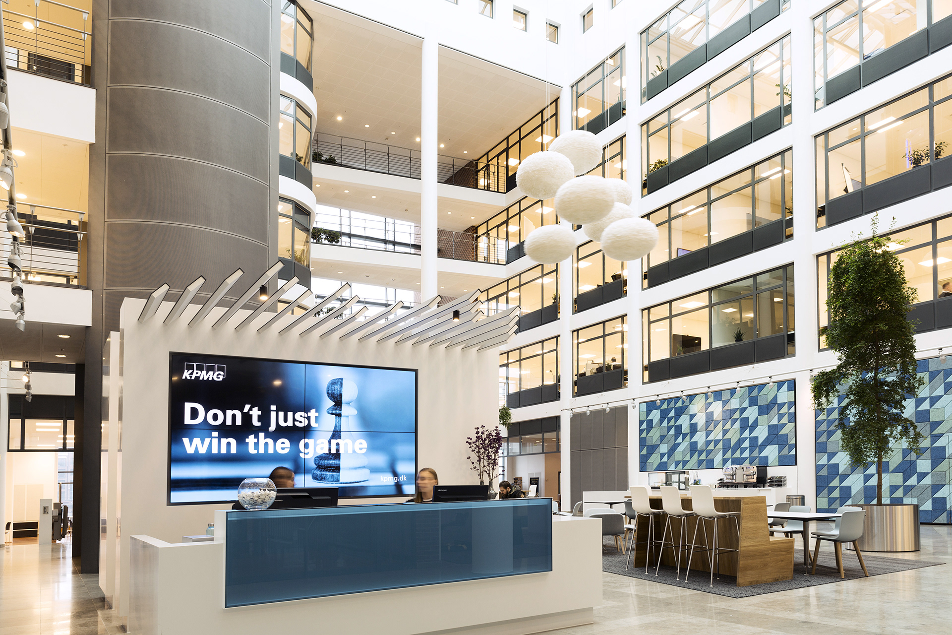 francisco-sarria-kpmg-headquarters