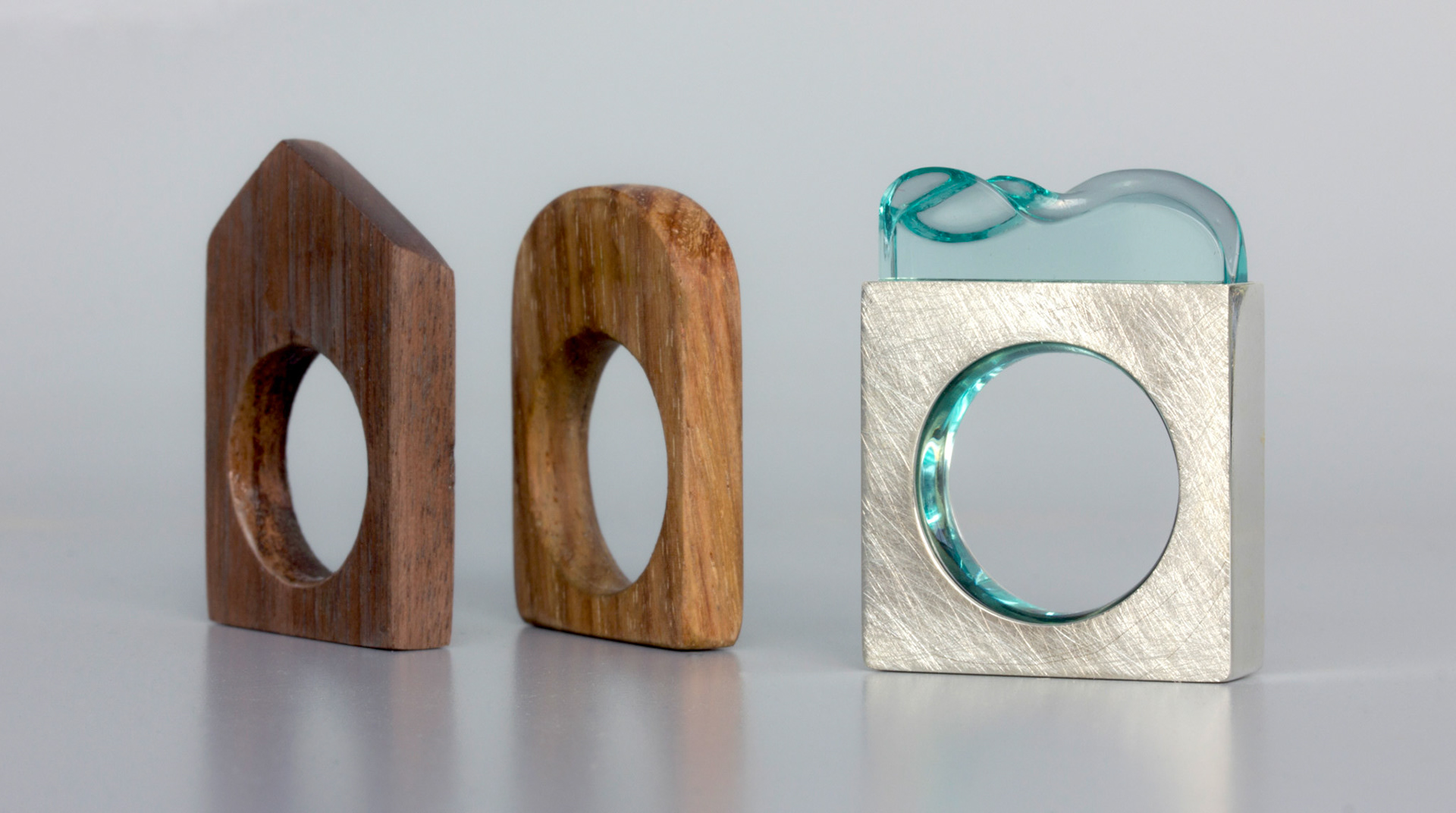 Insert "O" ring. Silver,Perspex®, exotic wood ((Dalbergia nigra, Tectona grandis).