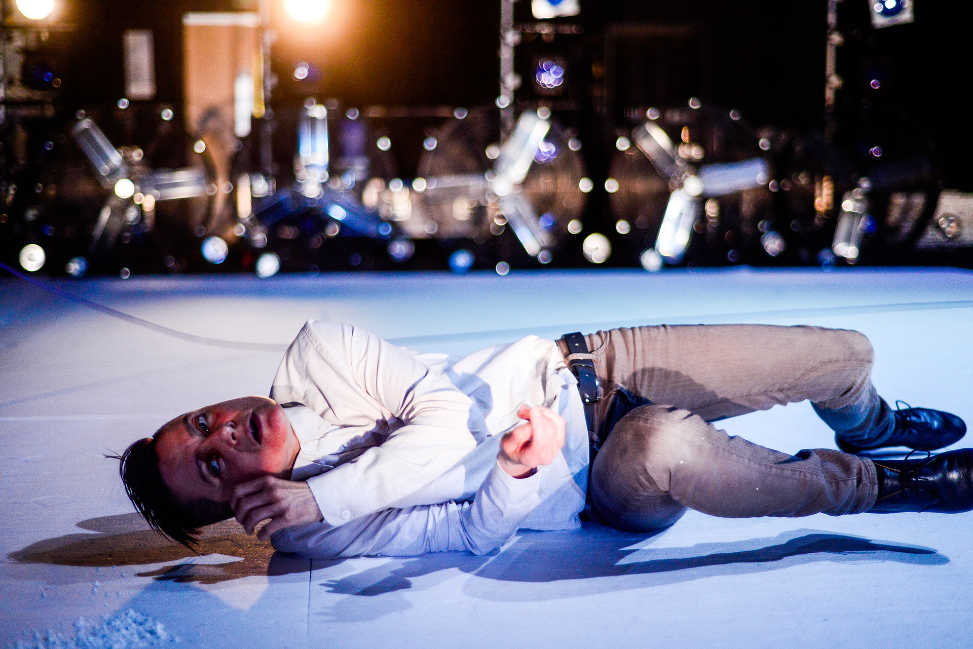 Production photography for Theatr Genedlaethol Cymru for their production of Dawns Ysbrydion / Ghost Dance