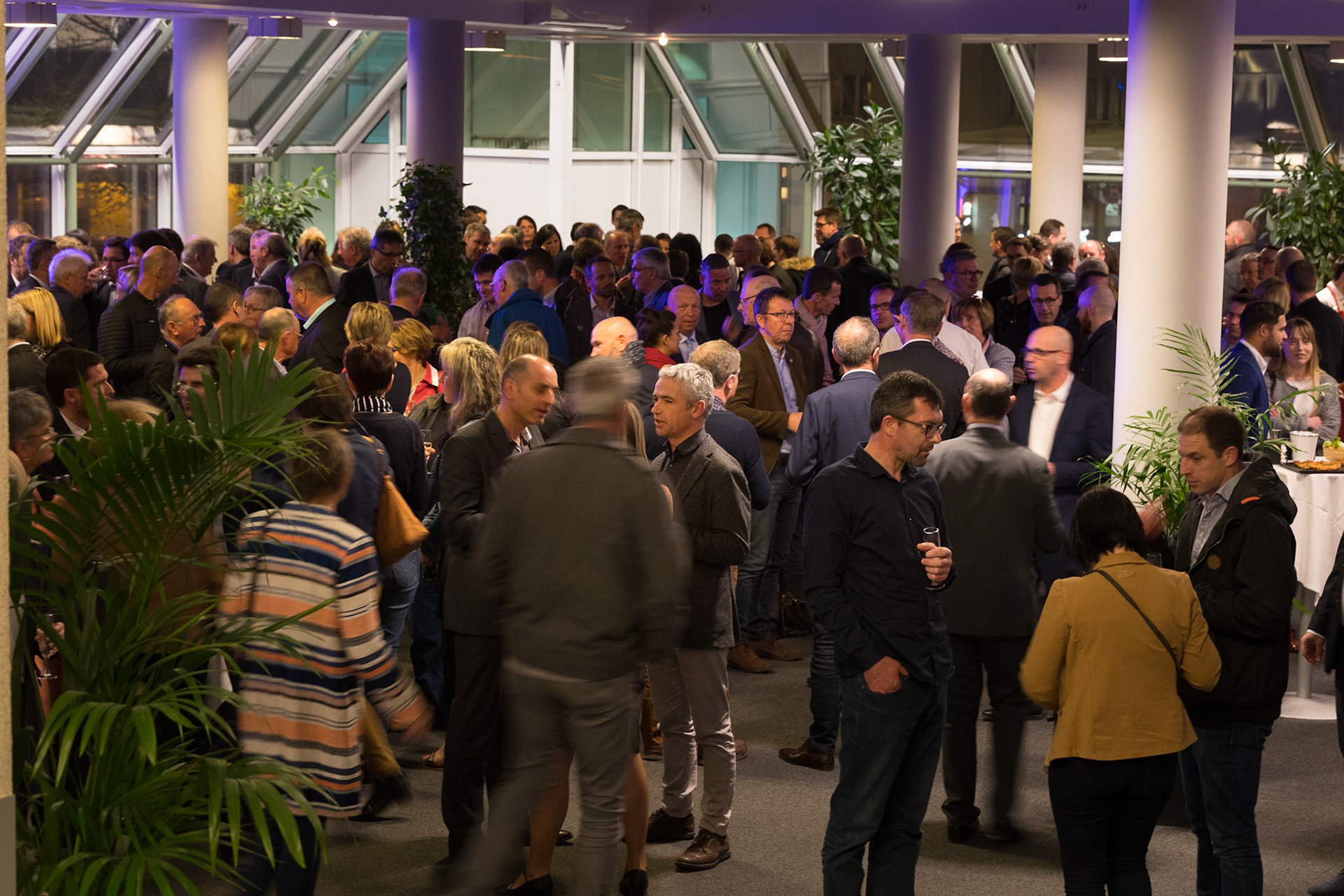 Pause pendant l'assemblée Générale du Crédit Agricole au Quartz