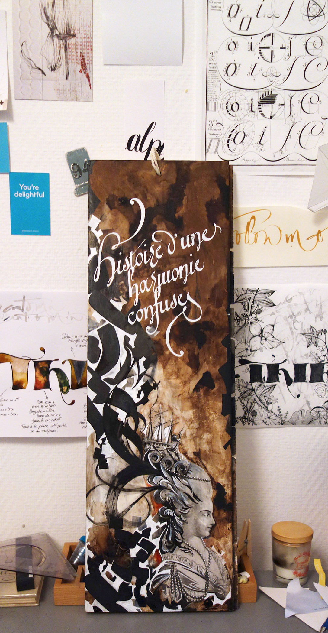 Histoire d'une harmonie confuse. Sur planche de parquet.