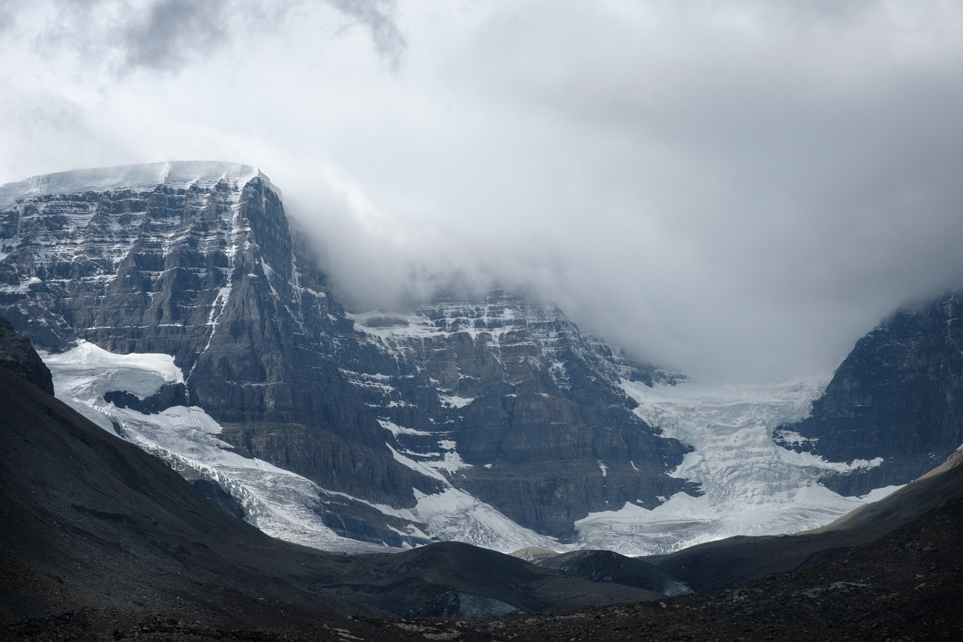 Snow Dome mtn on left and Dome Glacier