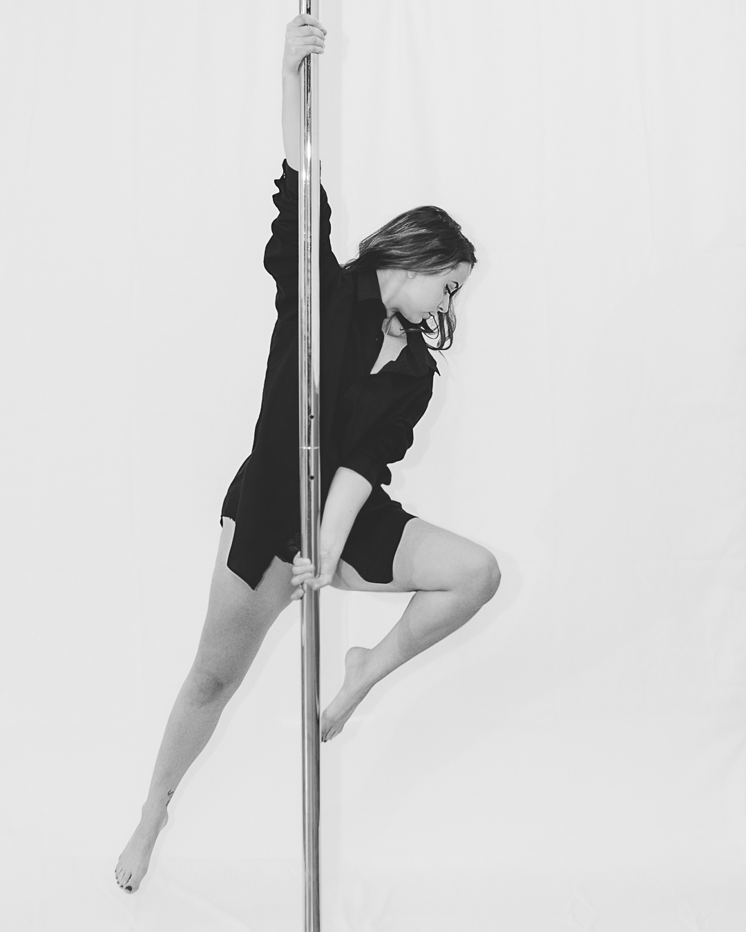 J-anis Photography Pole Photoshoot Portrait
