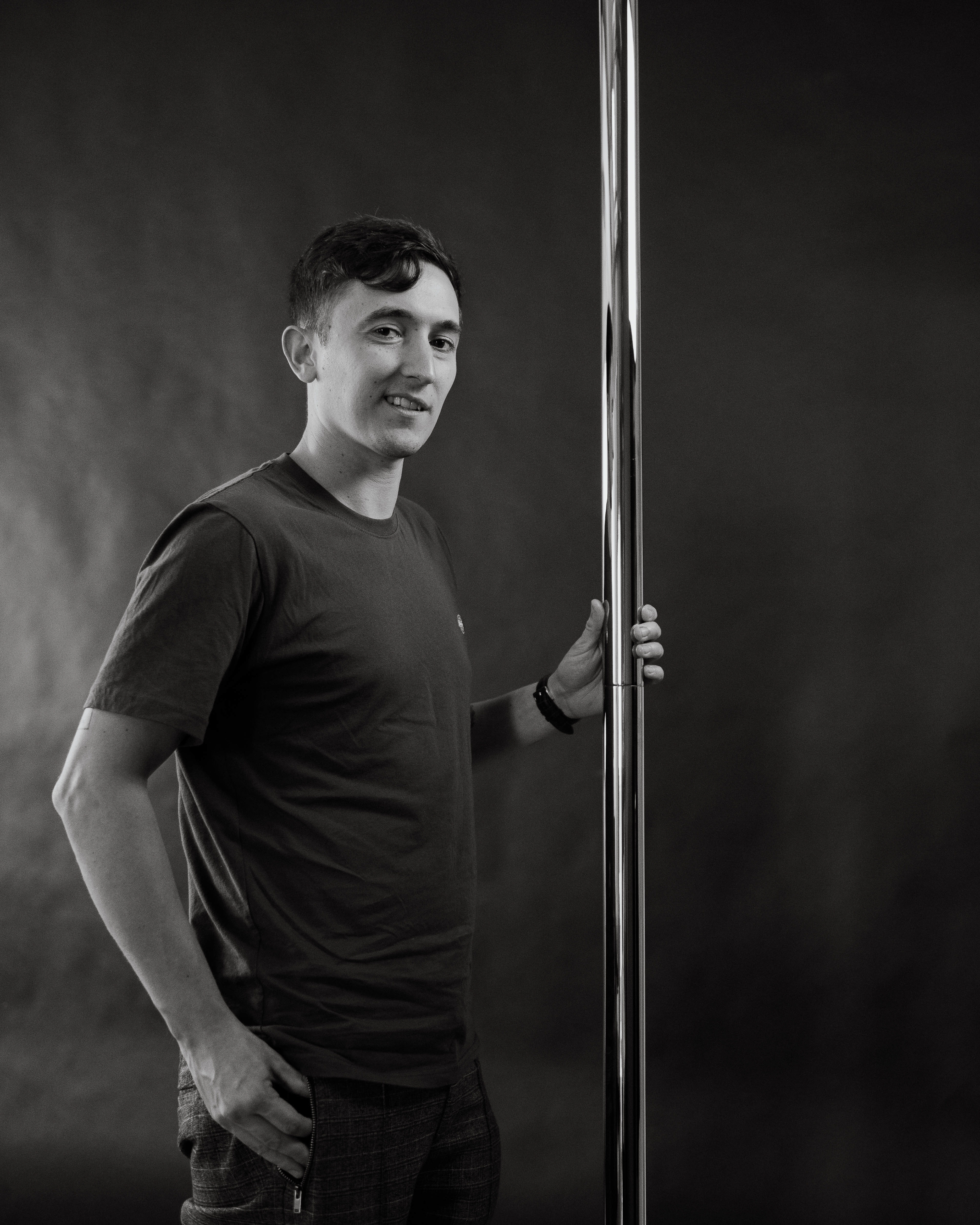J-anis Photography Pole Photoshoot Portrait