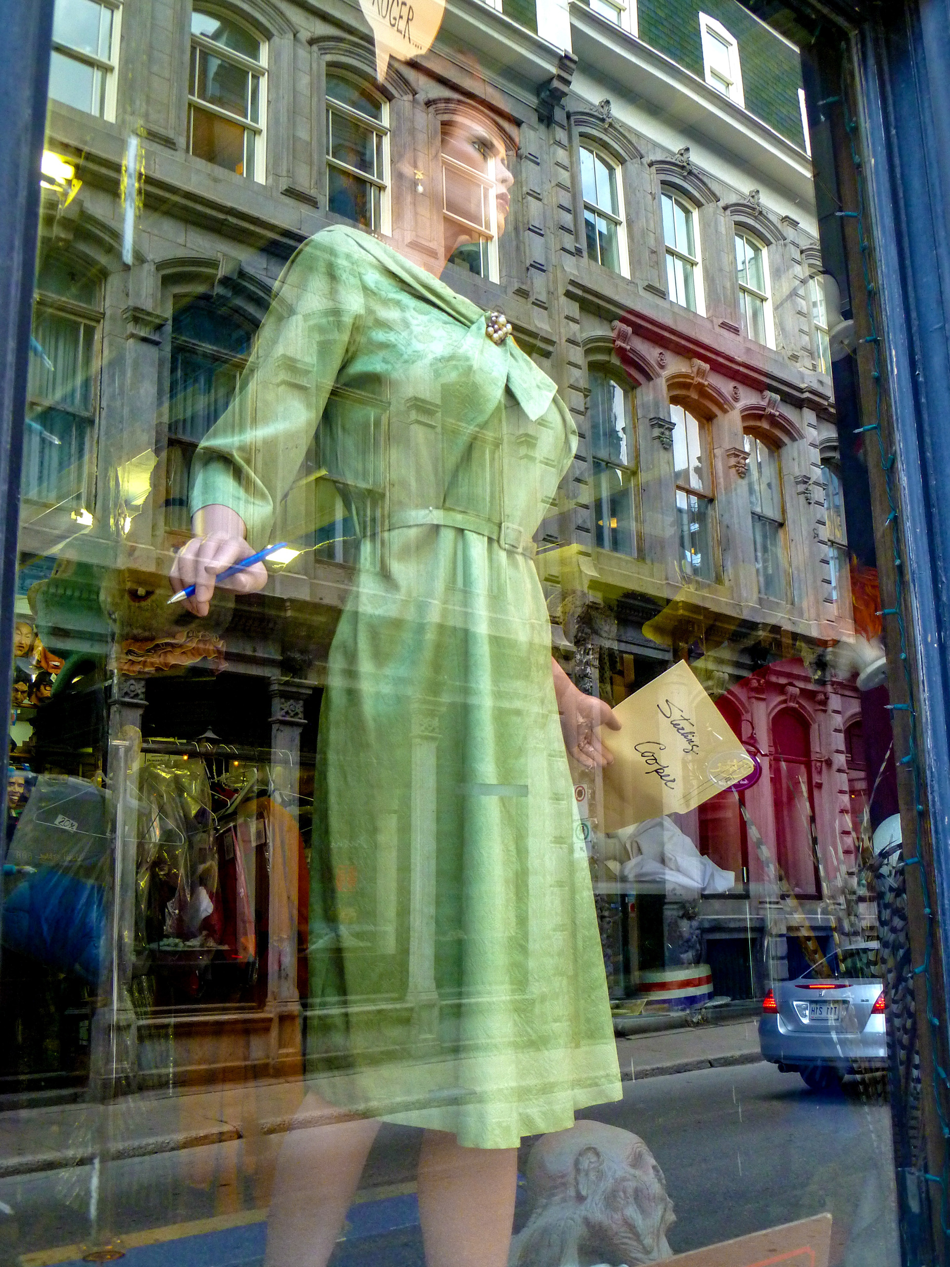 Dictation. Montreal, Canada. ©2011, Corey Sandler