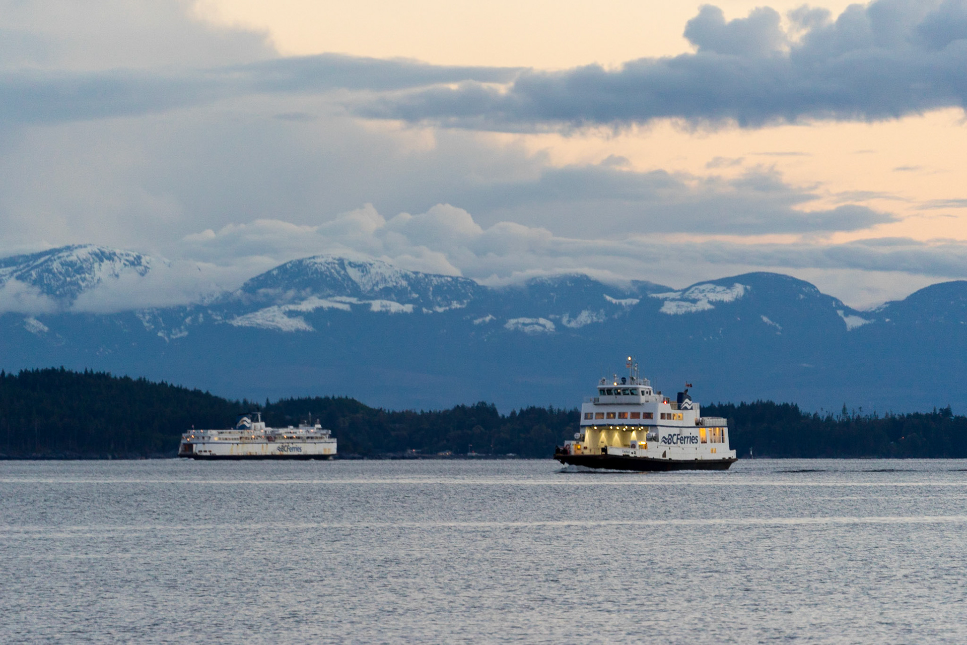 Crossing of ferries, Powell River BC
