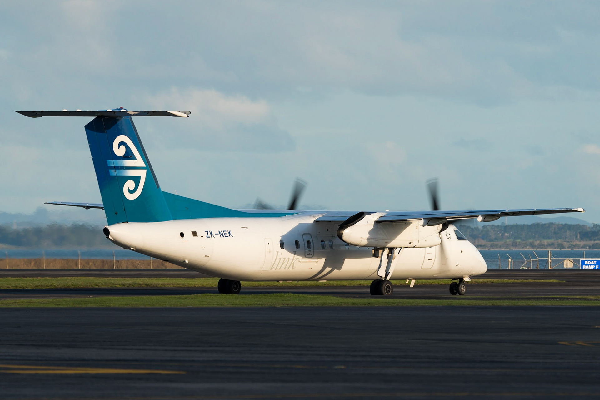 Air New Zealand Bombardier Dash 8 Q300 ZK-NEK at Auckland.