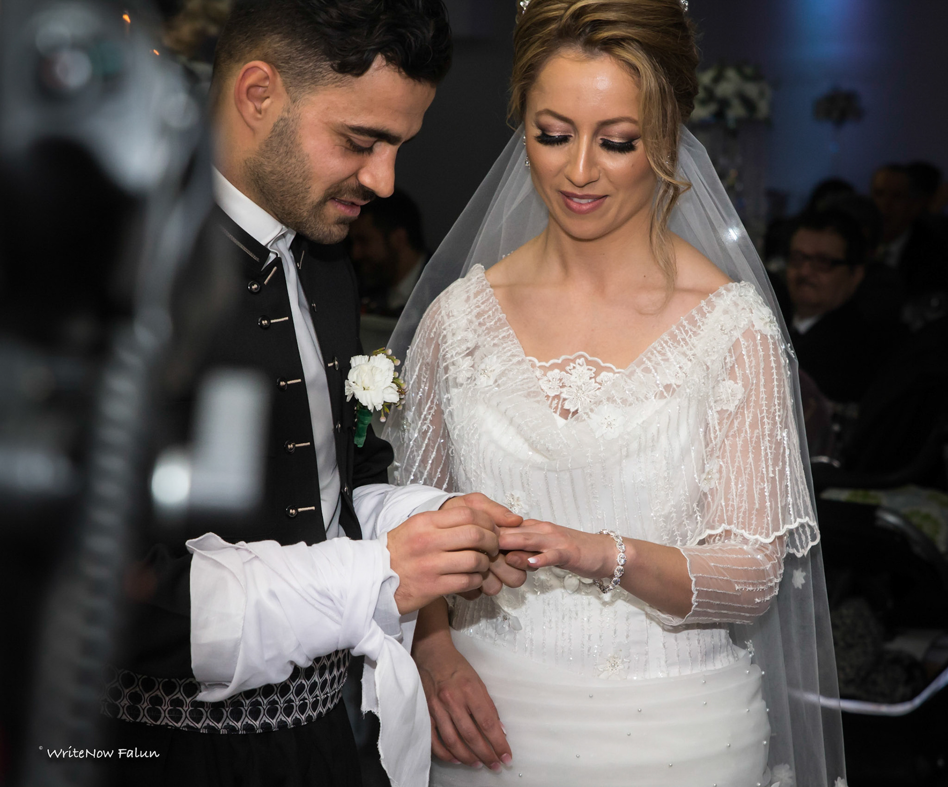 Ringen på , Amir & Beyans bröllop i Södertälje