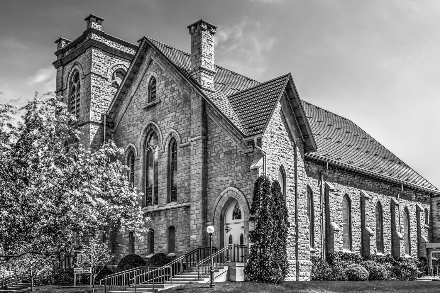 Georgian Shores United Church © Irwin Seidman