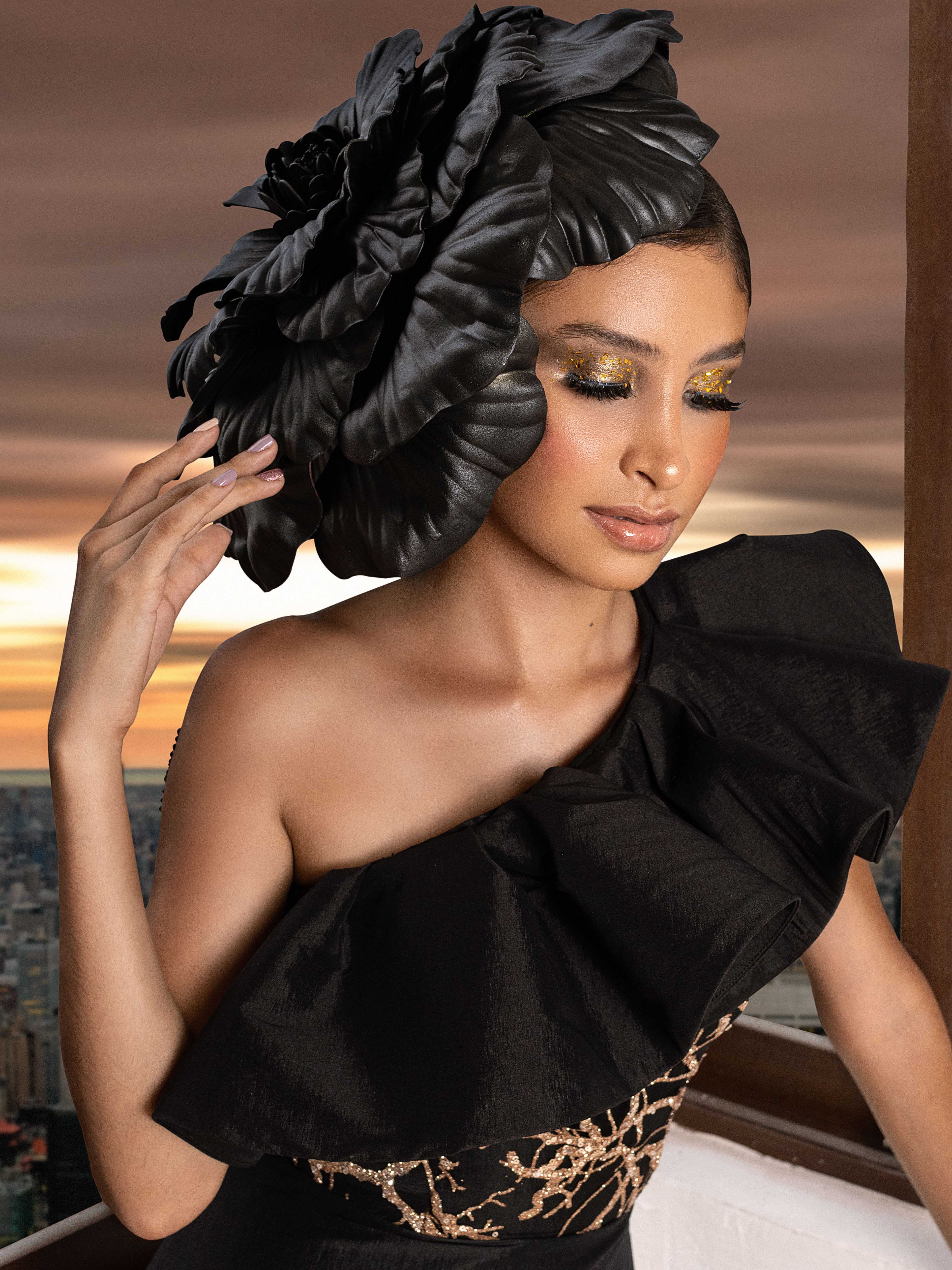 Foto: Eduardo Paralizabal MUA: Ariadna Beltrán Modelo: Mychelle Dorado Diseño: Alex Alamilla