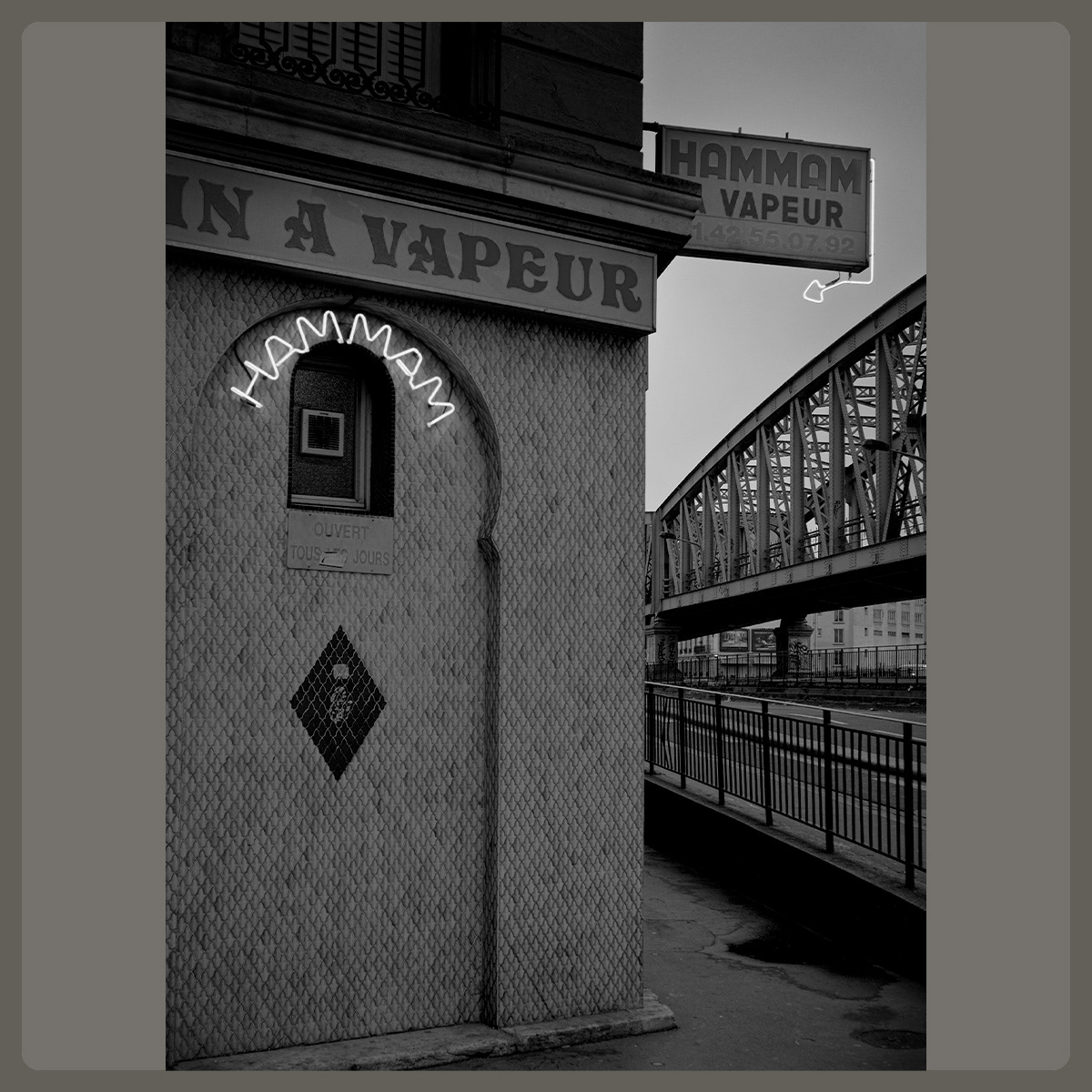 18th Arr, Paris, Pete Gardner, Photographer, London, UK, © Copyright Pete Gardner