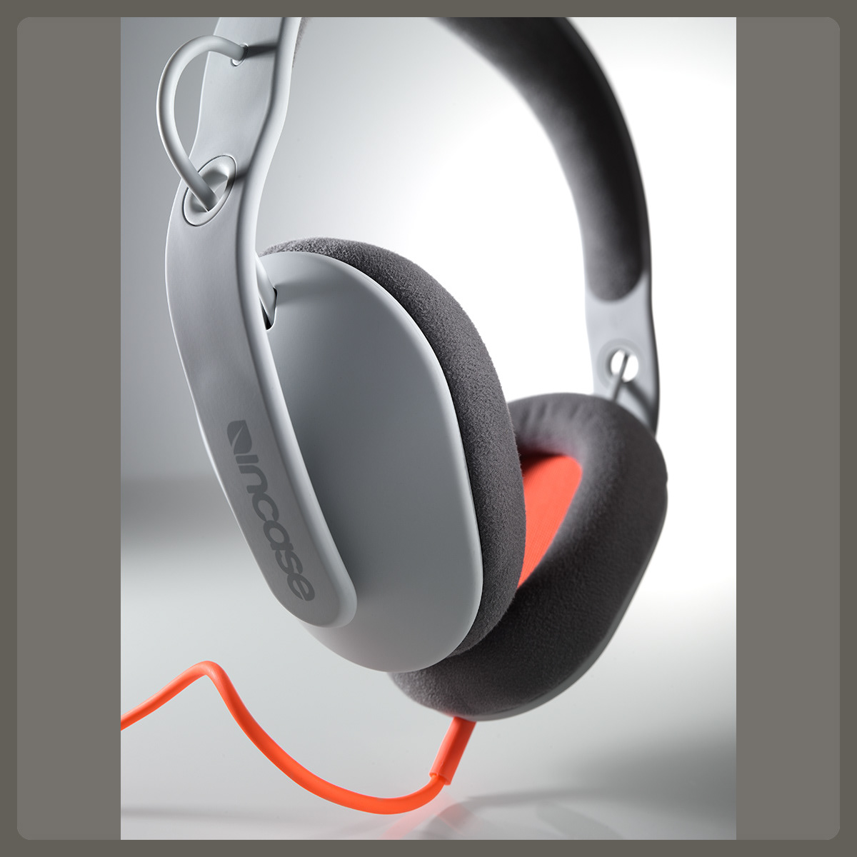 incase headphones, Pete Gardner, Photographer, Studio, Still Life, London, UK, © Copyright Pete Gardner