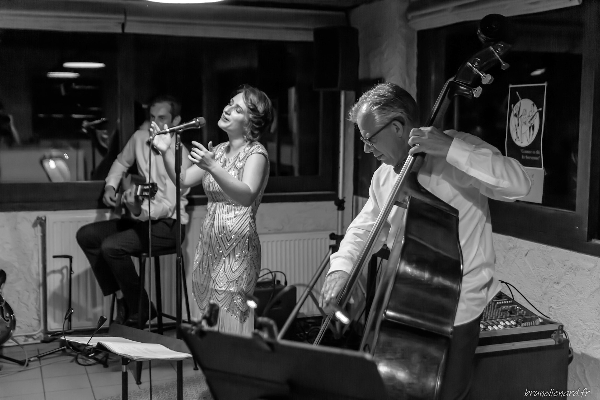 Concert de Comme a dit la serveuse à La Calèche