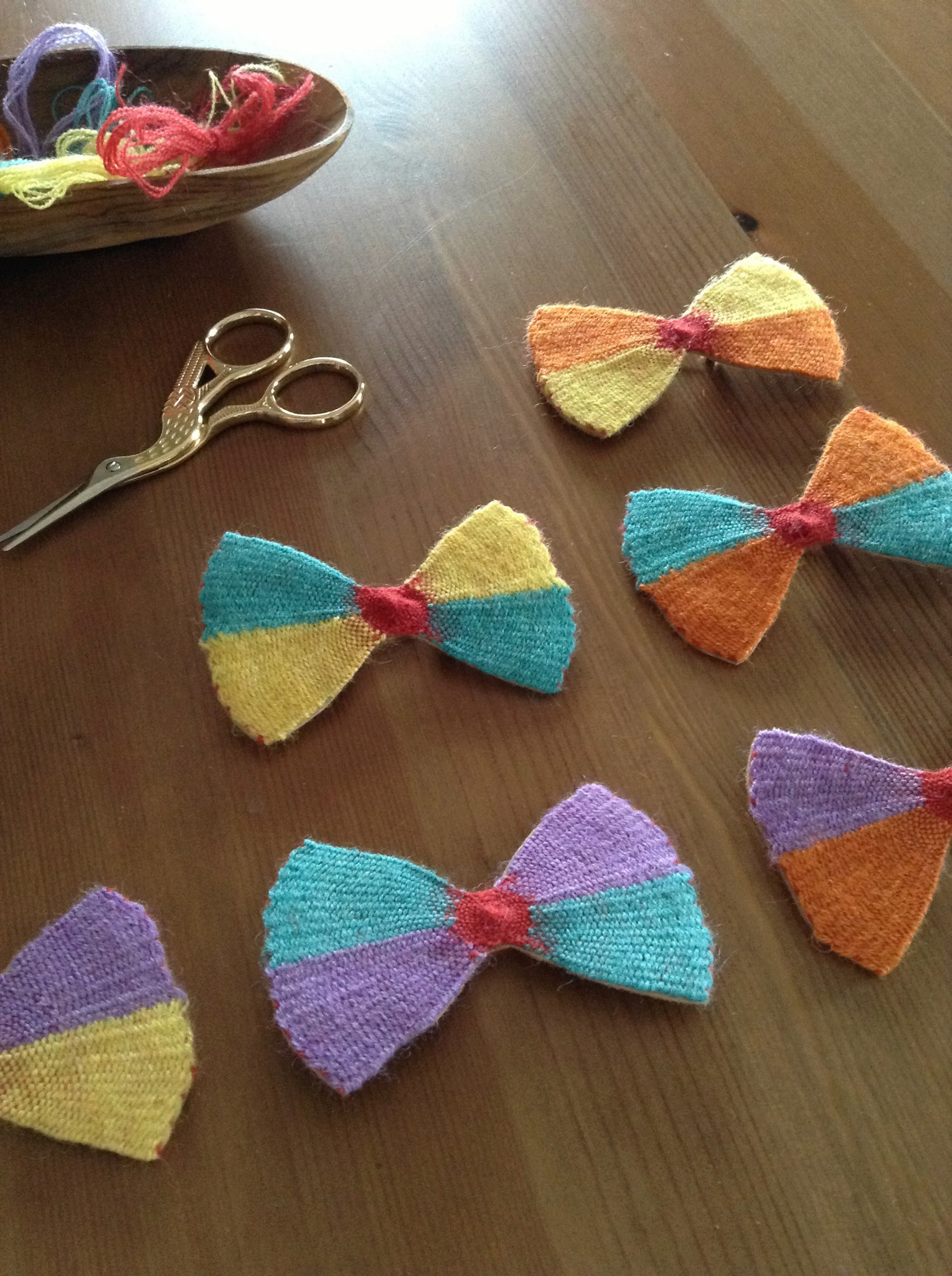 H.F Väv 2014 <Ribbon brooch> ブローチ material: Wool © Hanako Fujino / H.F Väv