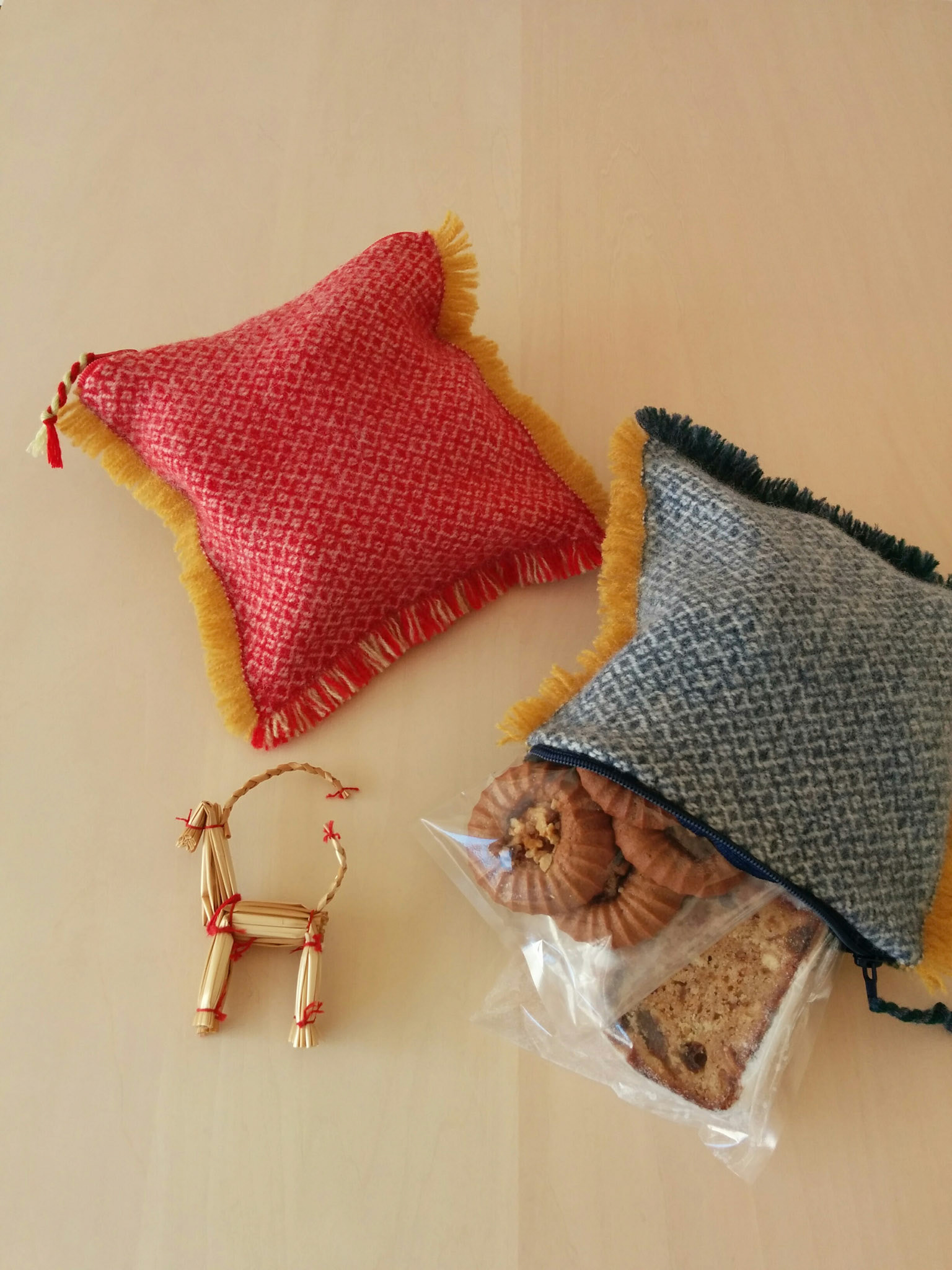 H.F Väv 2016 <Wool Porch> ポーチ material: Wool size: design, fabrication: Hanako Fujino / H.F Väv