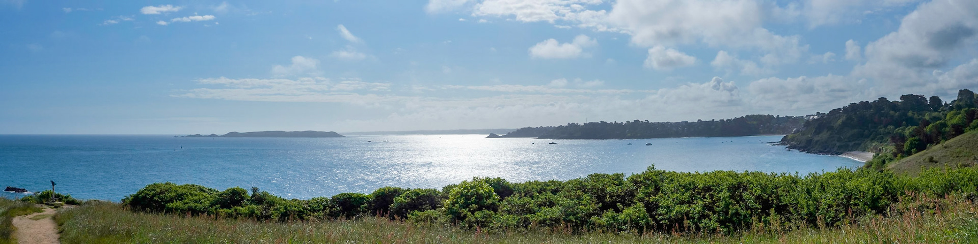 Panoramic view on Ile Tomé and Perros-Guirec from the Point de vue Turquet de Beauregard on the Sentier des Douaniers