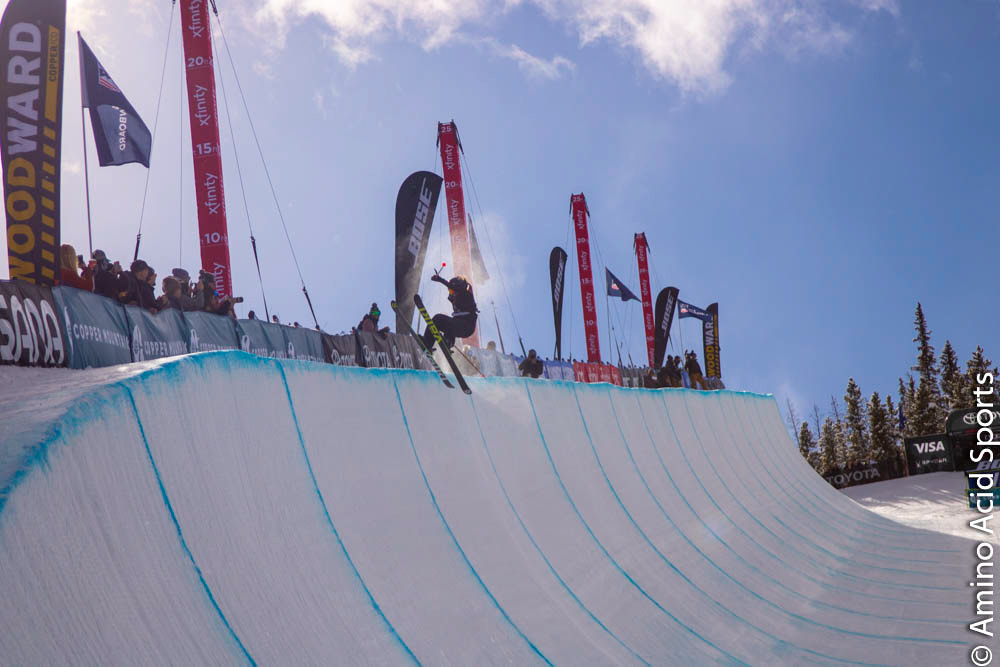 Maddie Bowman flares up inverted heli 900* to finish Run 1