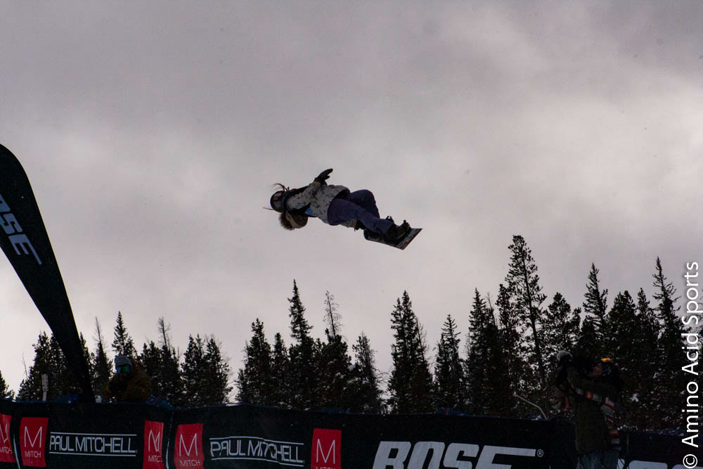 On Run 2, Chloe Kim goes strong and signature with a 1st hit 1080* w a Lien Airline grab