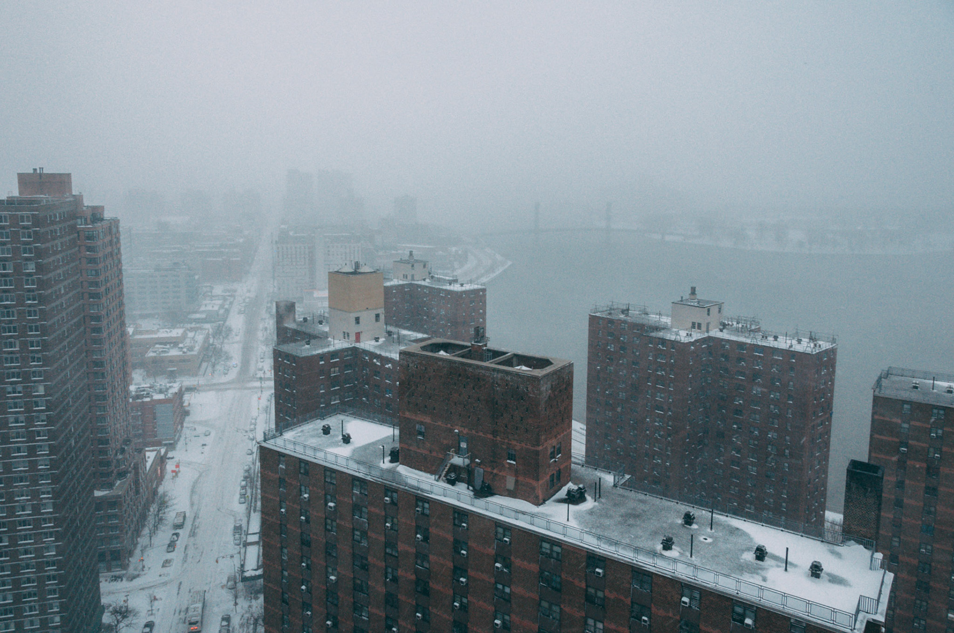 New York City gets covered by snow from winter storm jonas.  The blizzard broke long enough to get this photo but it started back up again shortly after.