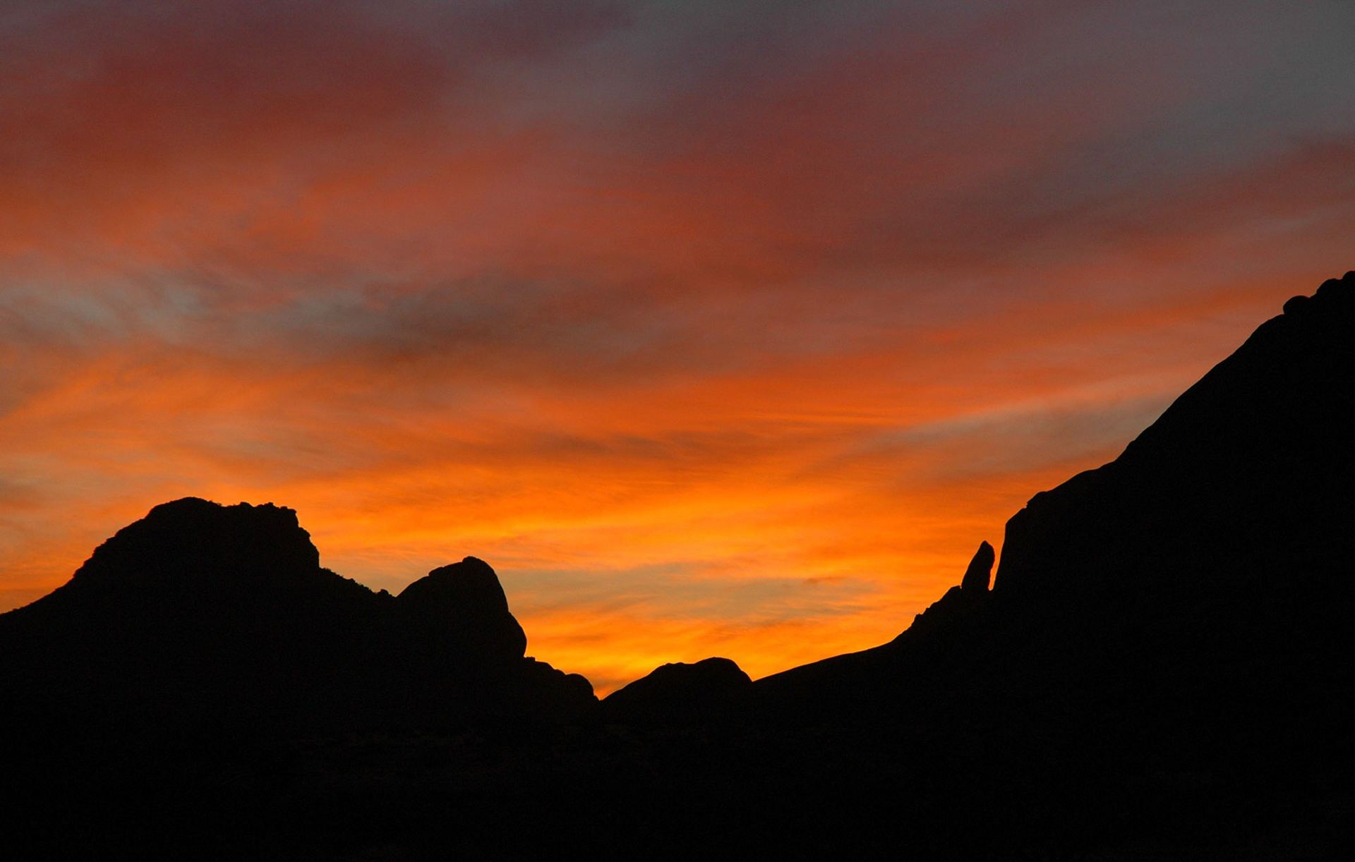 Moving inland from the foggy coast you get to see stunning sunsets. Yet other color variations in the Namibian palette...