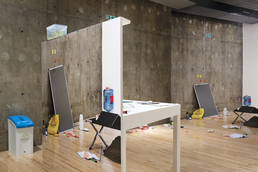 Emmanuelle Lainé, "Learn the Rules Like a Pro, So You Can Break Them Like an Artist!", Hayward gallery, exhibition view, credit: Thierry Bal