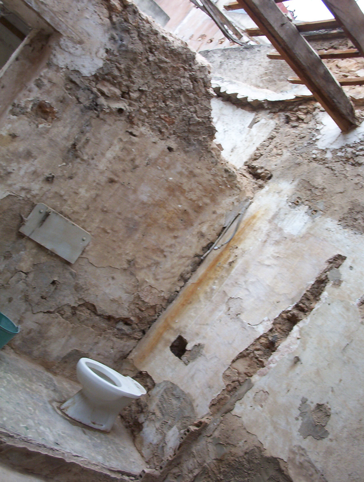 Baño con fosa séptica en palliza